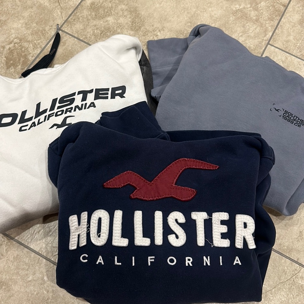 Bundle of 3 Hollister Hoodies. Size small